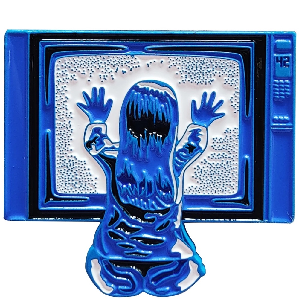 POLTERGEIST CAROL ANNE "THEY'RE HERE” TELEVISION ENAMEL LAPEL PIN BROOCH NWT